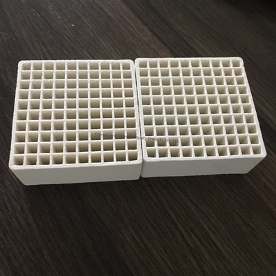 صفحه آلومینیوم سرامیکی صنعتی با تراکم سوراخ 99٪ Al2O3 آلومینیوم سرامیکی پولیش سفارشی