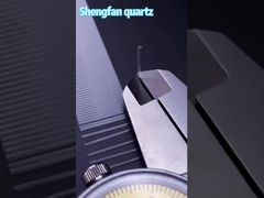 این یک لوله مویین کوارتز است که تقریباً به ضخامت یک تار مو است.